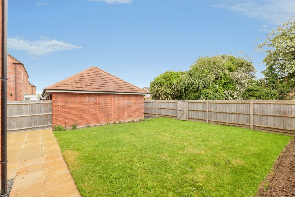 Property photo 2 of 25