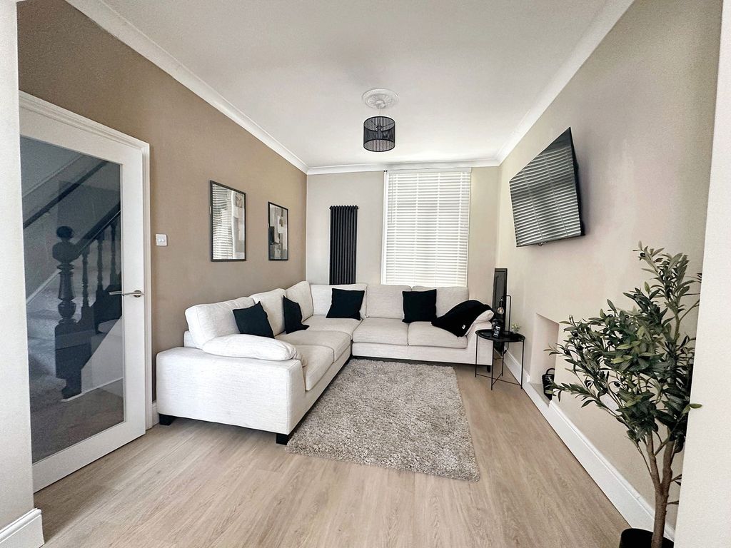 Property photo 2 of 43