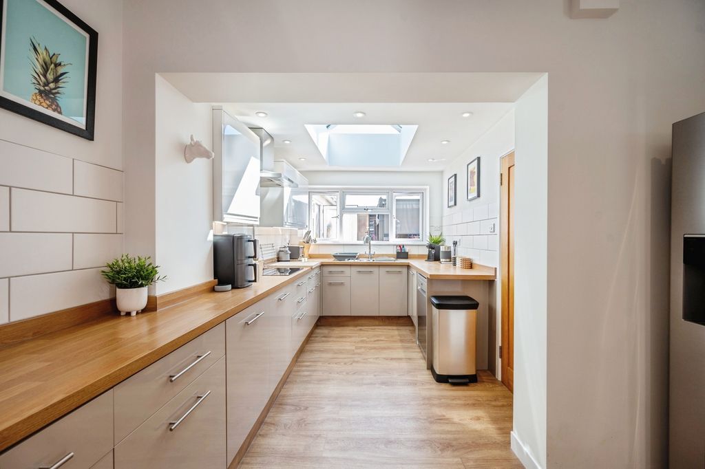 Property photo 2 of 22 Pbox-Img.Jpg