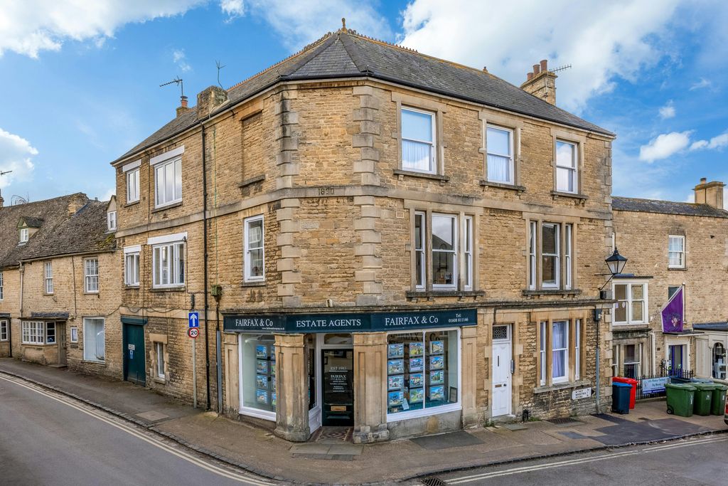 Property photo 1 of 8 1 Church Street Charlbury1.Jpg