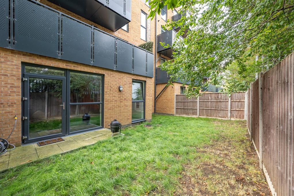 Additional image 18 of 3 bed flat for saleLena Kennedy Close, Highams Park E4
