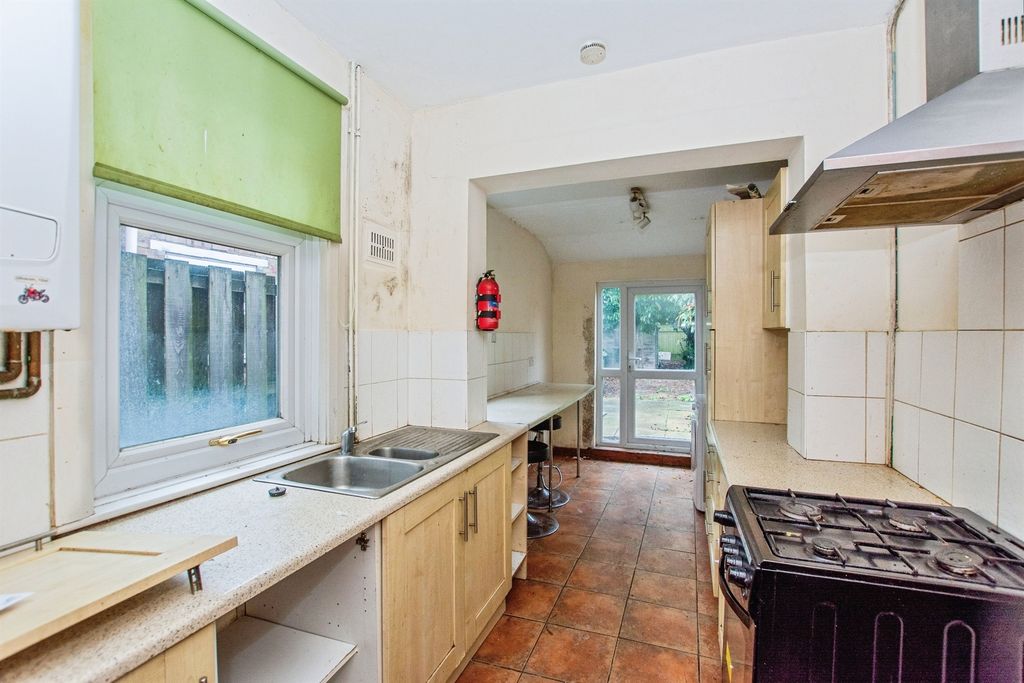 Property photo 2 of 20