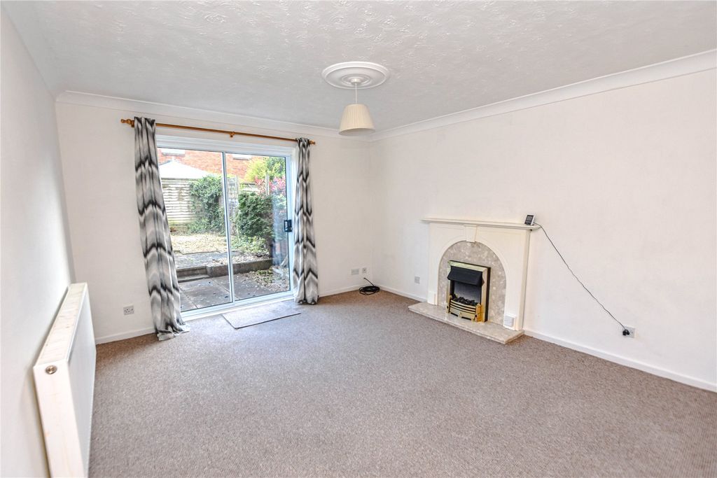 Property photo 2 of 16 Living Room