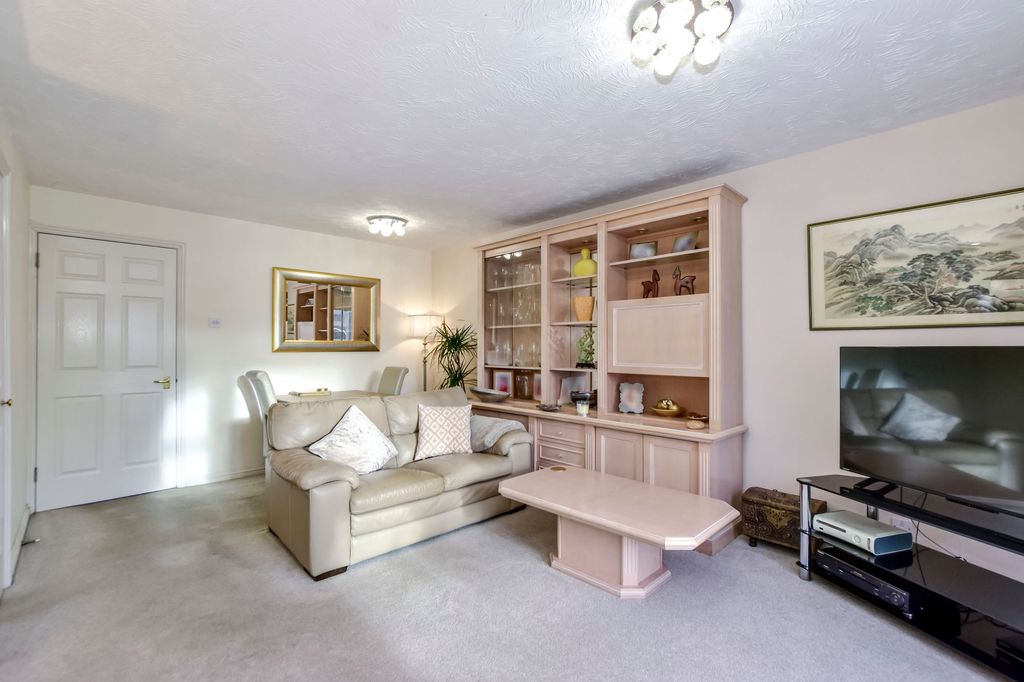 Property photo 2 of 26