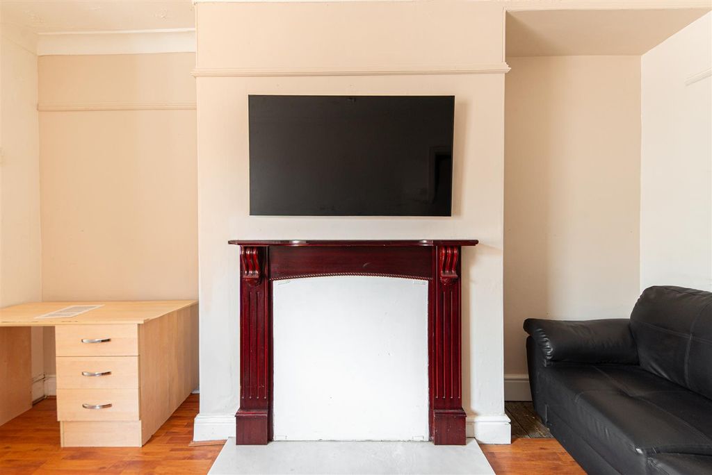 5 bed shared accommodation to rentBrandon Grove, Sandyford, Newcastle Upon Tyne NE2 photo 4
