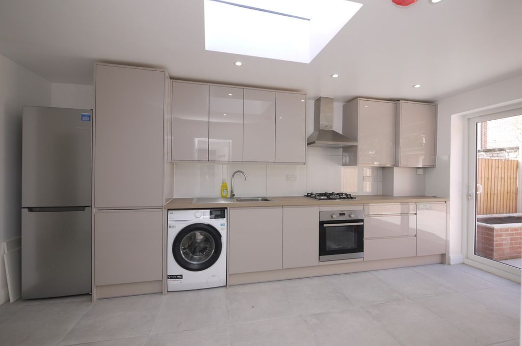 Property photo 2 of 20 2231433