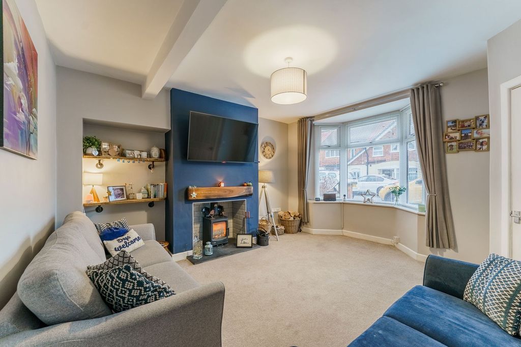 Property photo 2 of 25