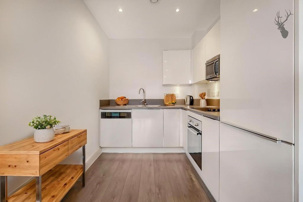 Property photo 3 of 13 Vtwb-Lum2K2Ayacllh5-Ra.Jpg