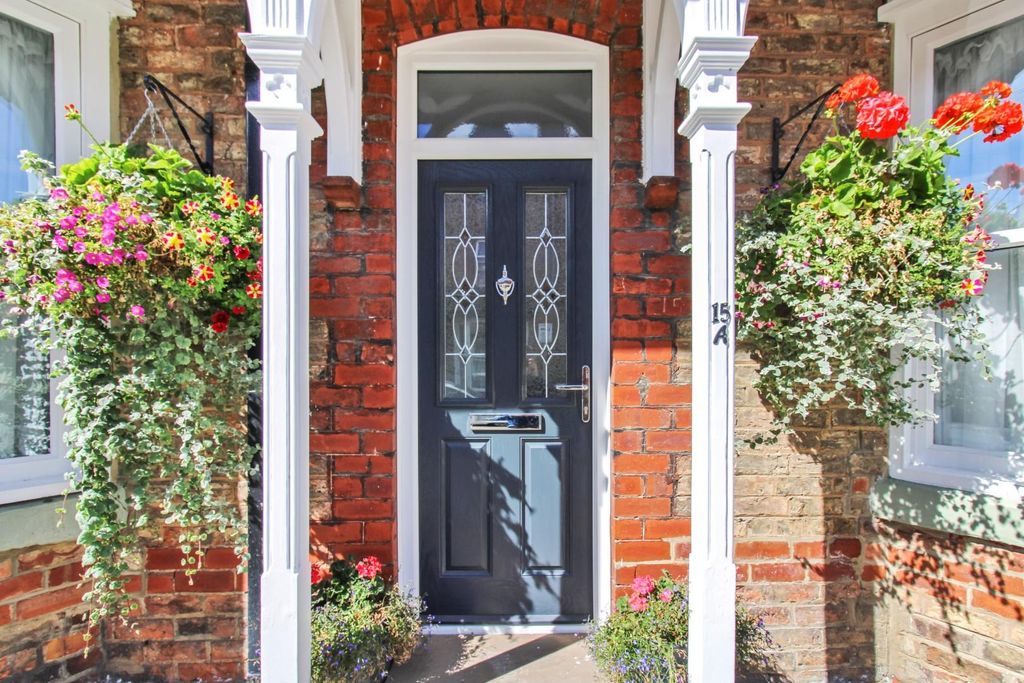 Property photo 2 of 8 Door#.Jpg