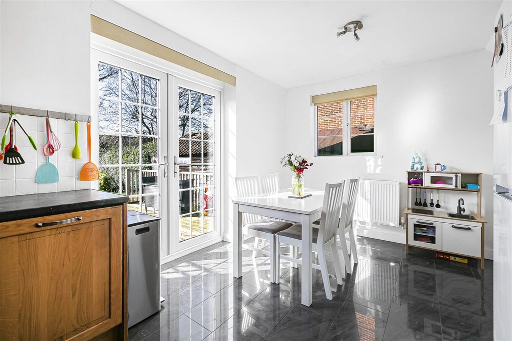 Property photo 3 of 12 12_47741.Jpg