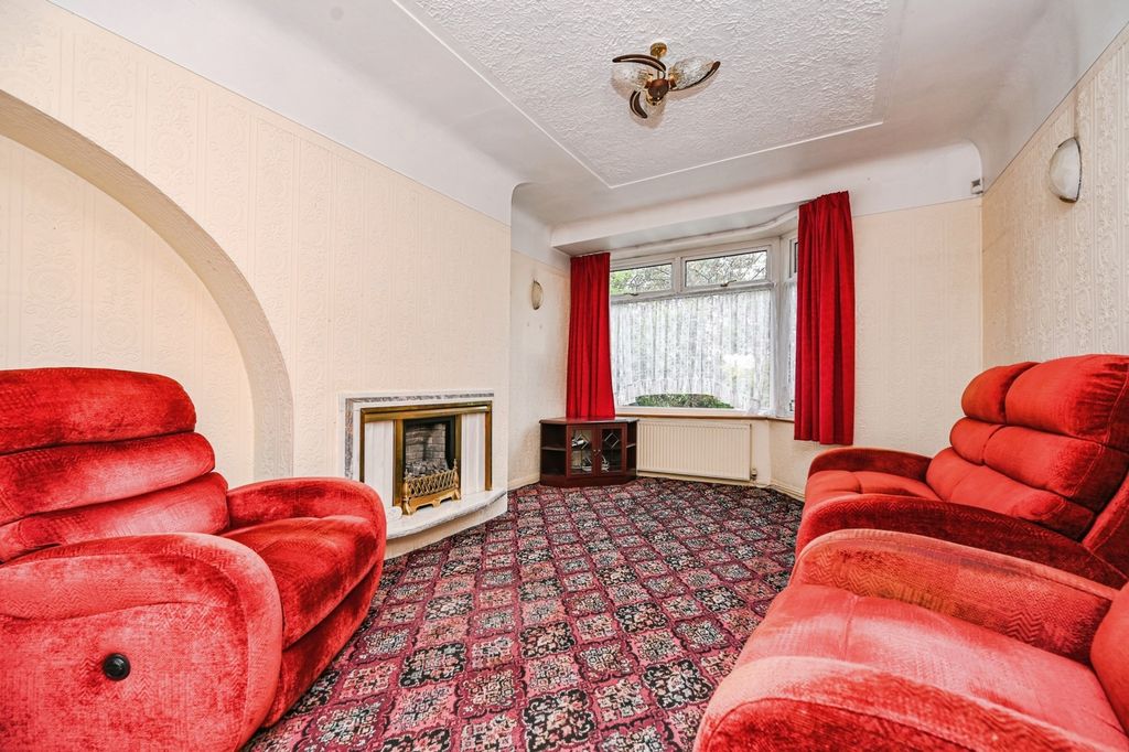 Property photo 3 of 11 Pbox-Img.Jpg