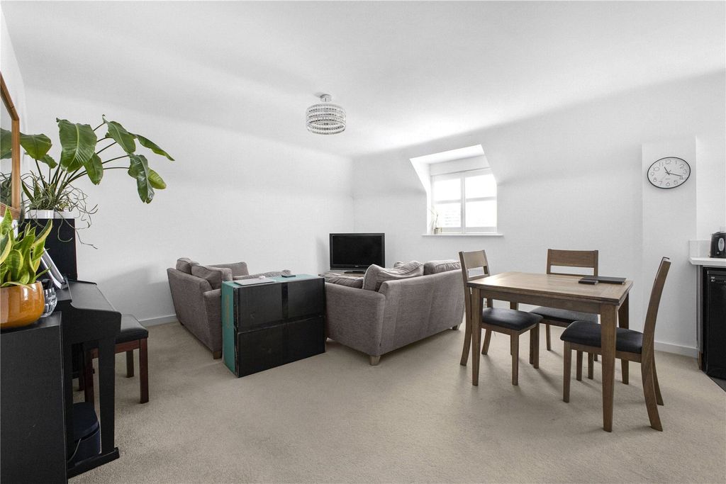 Property photo 2 of 17 Picture No. 02