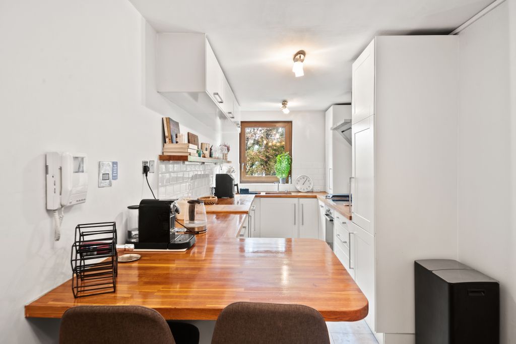 Property photo 3 of 18 3