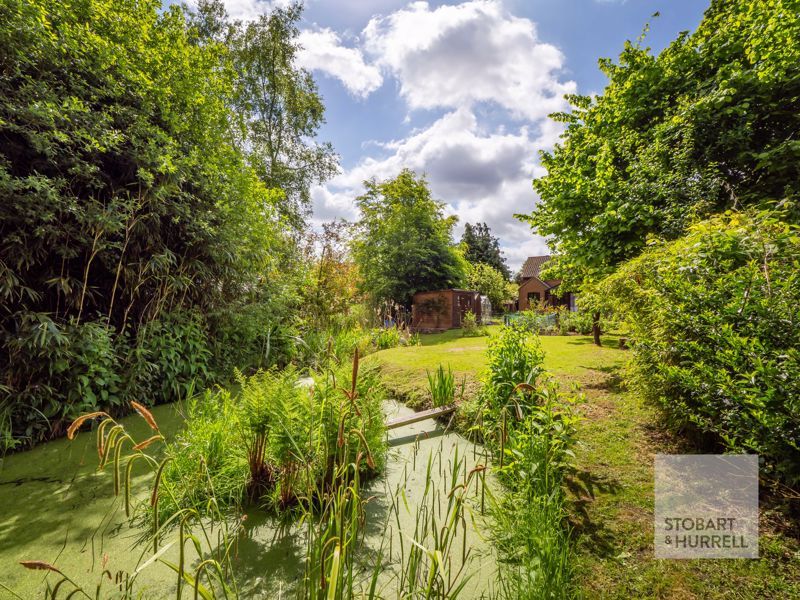 Property photo 2 of 25 Across The Pond