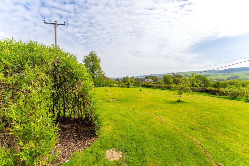 Property photo 2 of 48