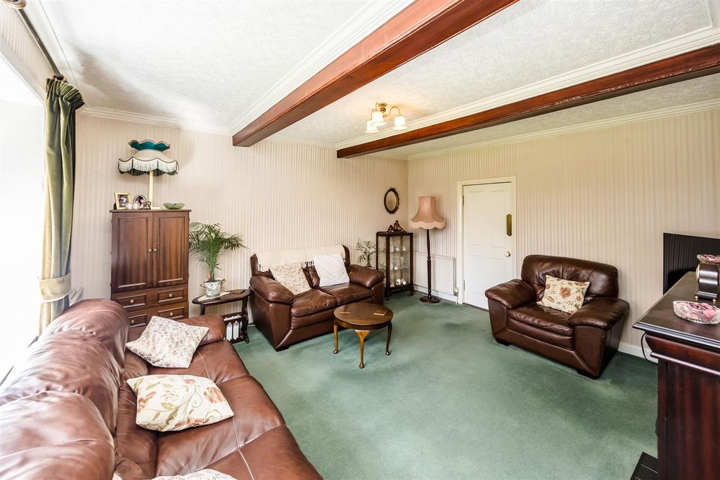 Property photo 3 of 22 3Rhlqueens-110924-23.Jpg