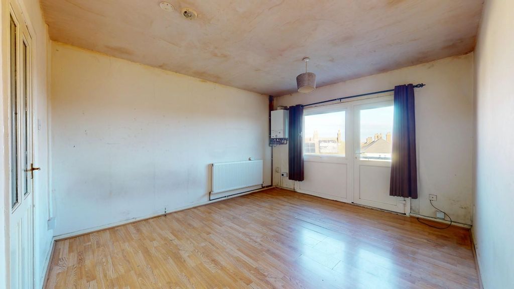 Property photo 3 of 4