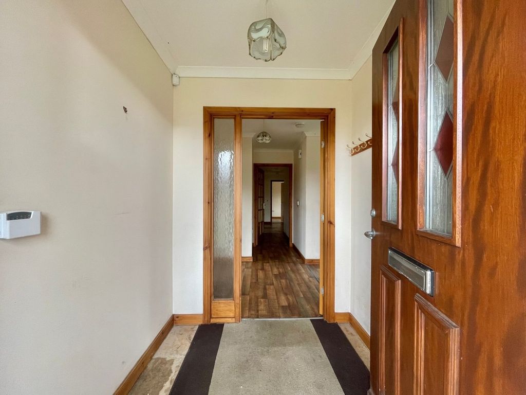 Property photo 3 of 32