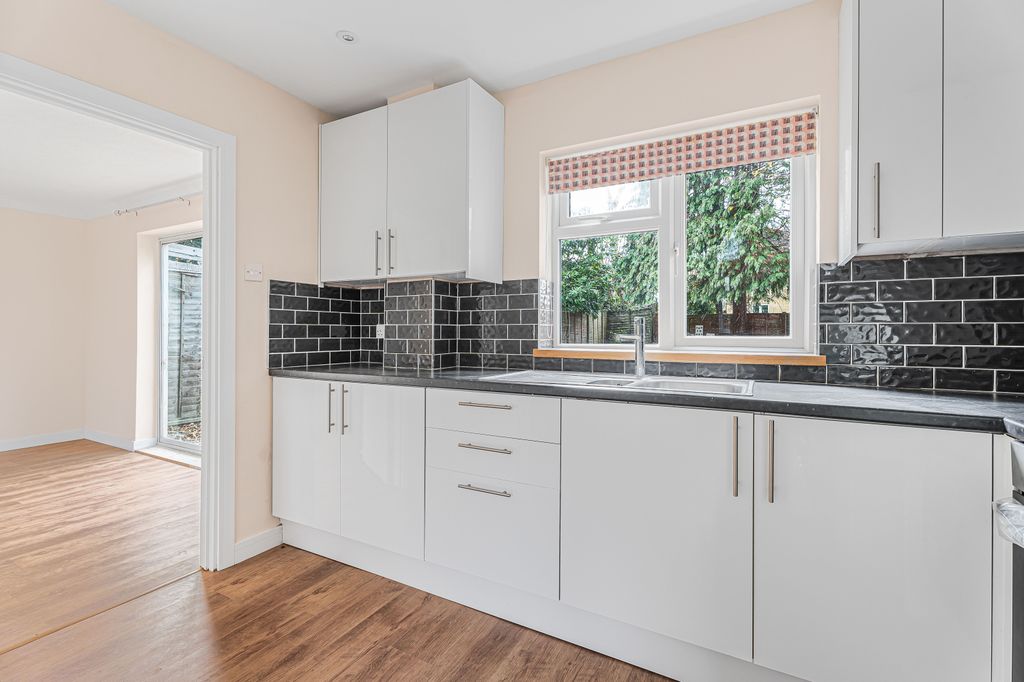 Property photo 2 of 16 Kitchen