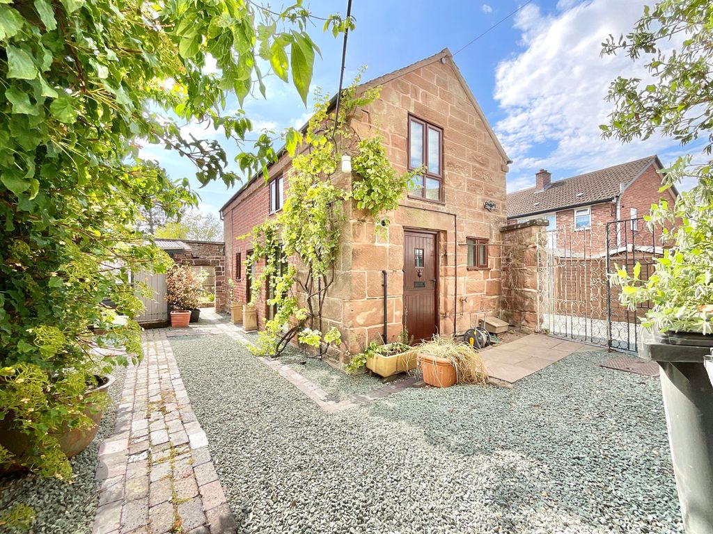 Property photo 2 of 50