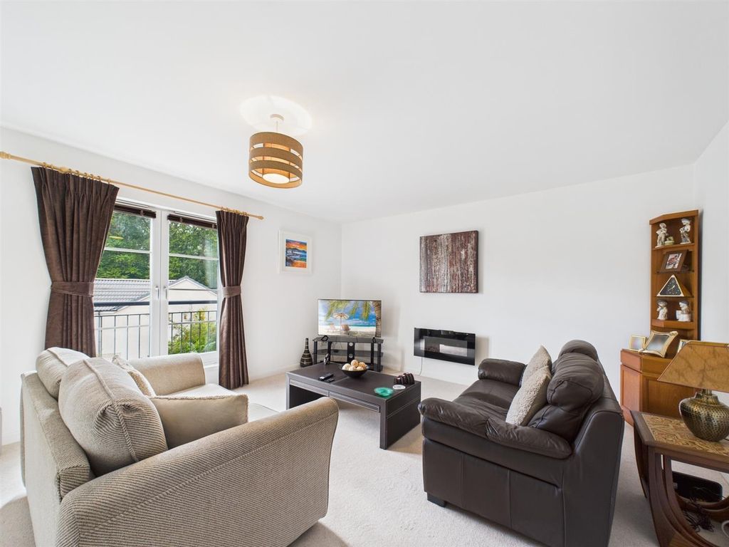Property photo 1 of 13 Cam01486G0-Pr0859-Still005.Jpg
