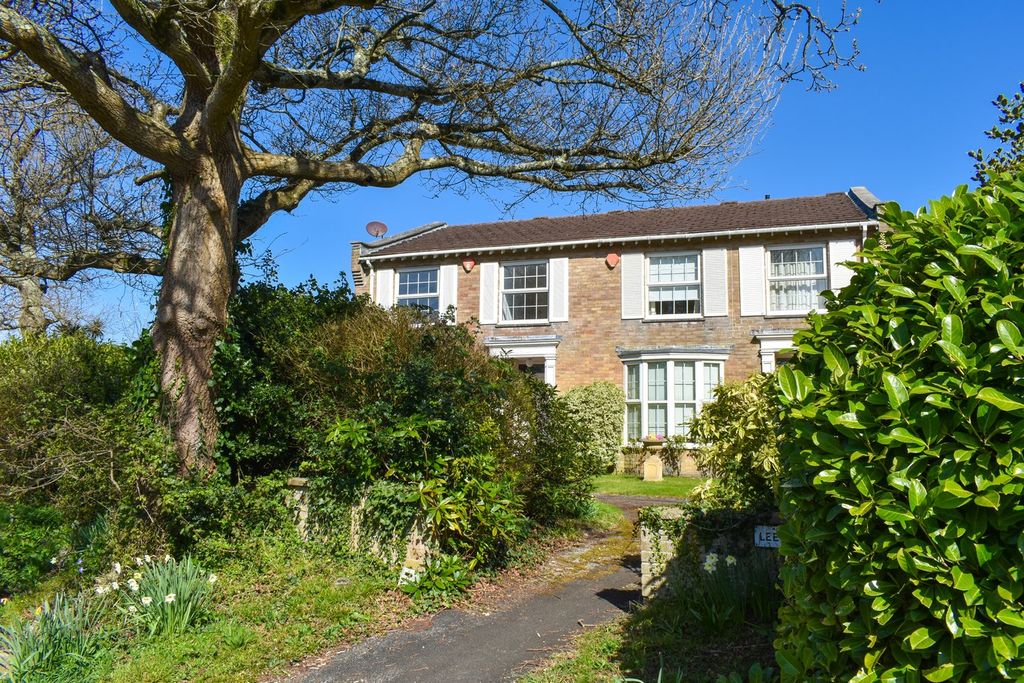 Property photo 3 of 13