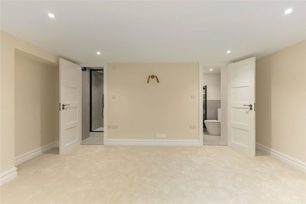 Property photo 3 of 11 Picture No. 17