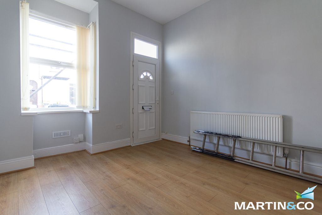 Property photo 2 of 9