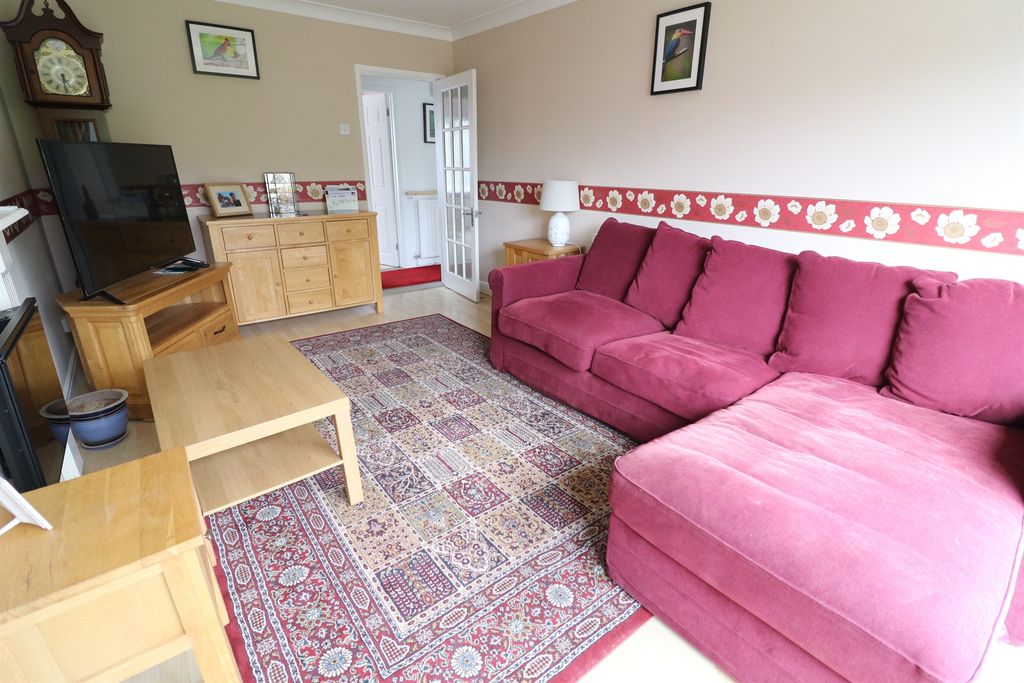 Property photo 3 of 13