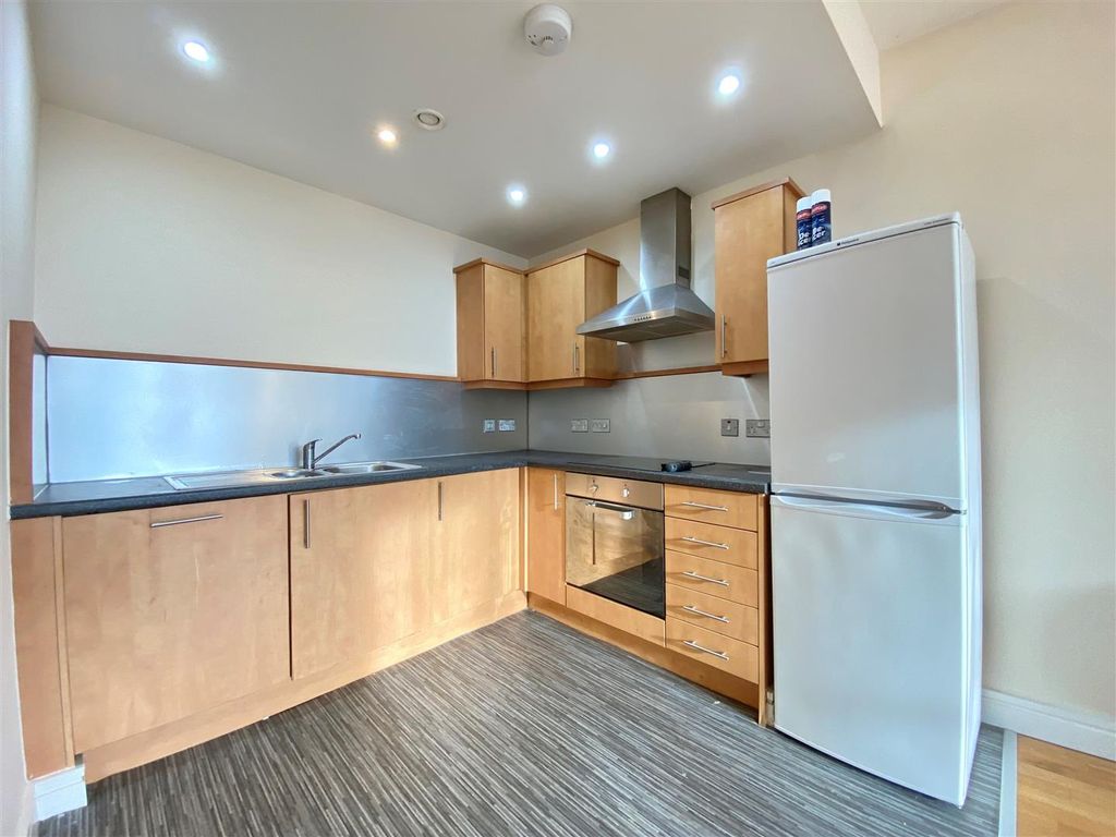 Property photo 3 of 9