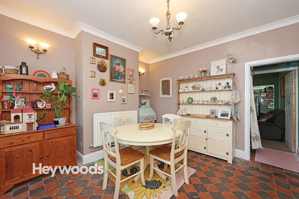 Property photo 3 of 34