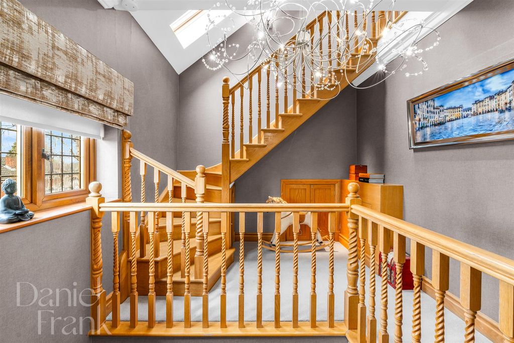 Additional image 34 of 5 bed detached house for saleWest View, Loughton IG10