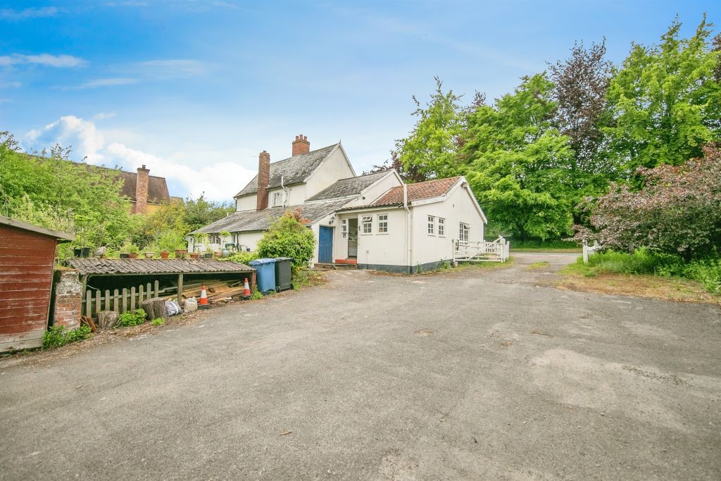 Property photo 3 of 17