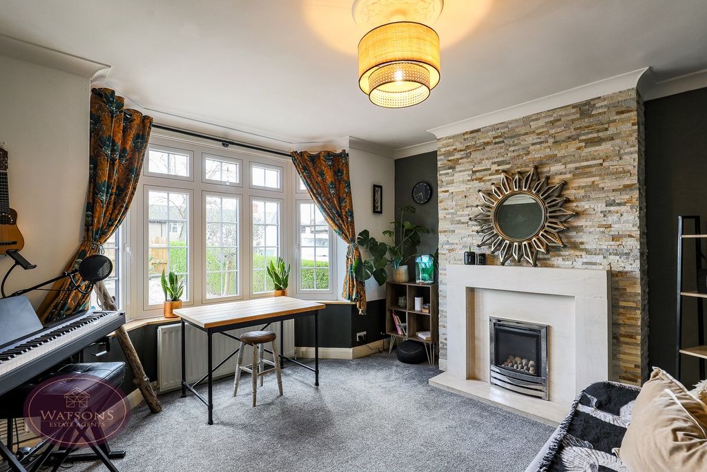 Property photo 2 of 32