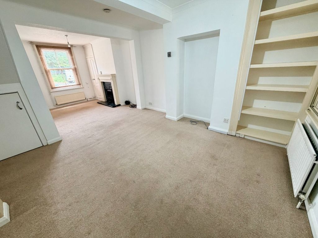 Property photo 2 of 16 Sitting/Dining Room