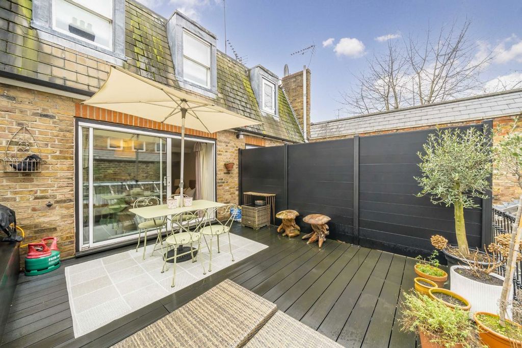 Property photo 2 of 6