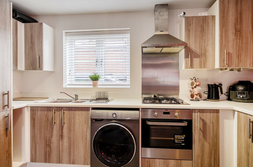 Property photo 3 of 10 1496148-7-1A024Fc...