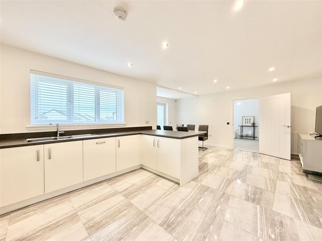 Additional image 7 of 5 bed detached house for saleArisaig Grove, Hamilton ML3