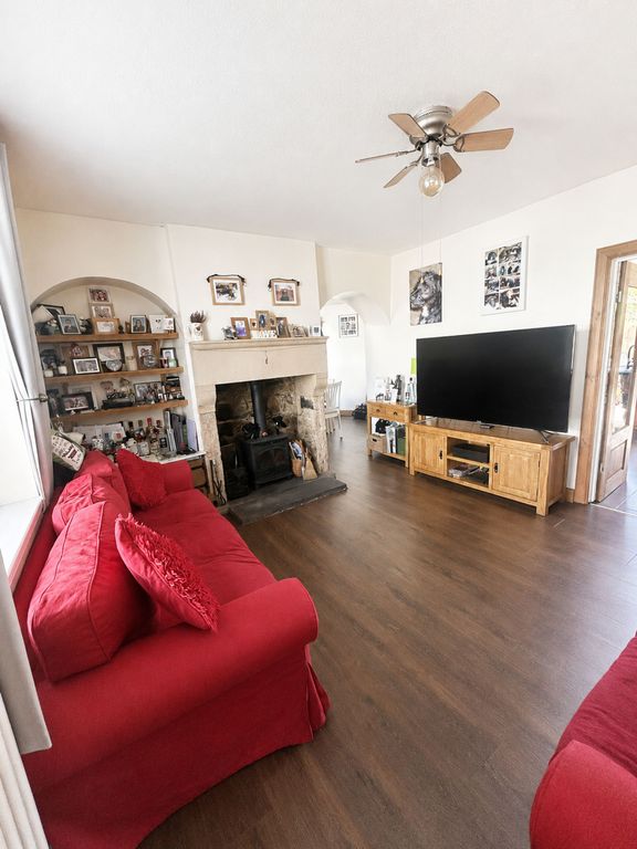 Property photo 2 of 22