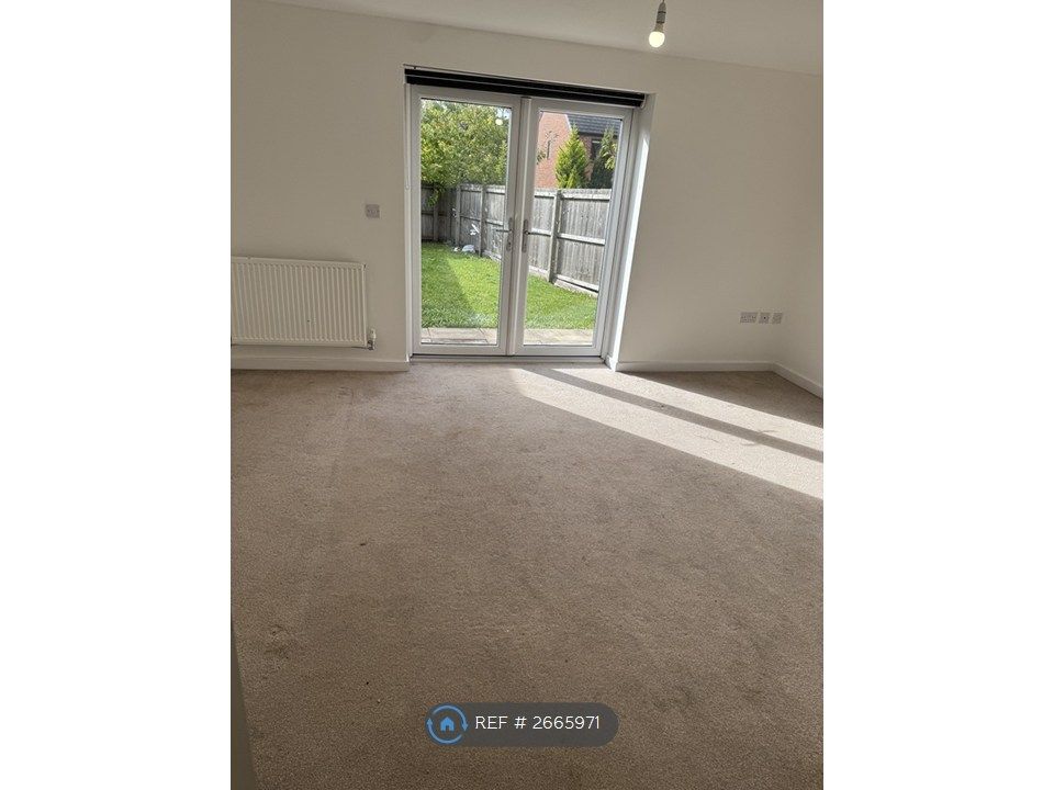 Property photo 2 of 13 Lounge