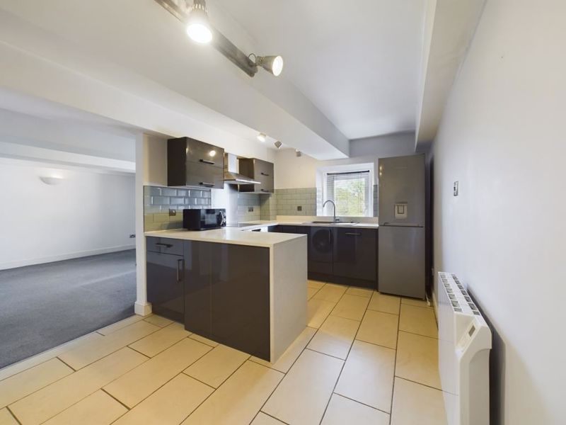 Property photo 3 of 12 Photo 4