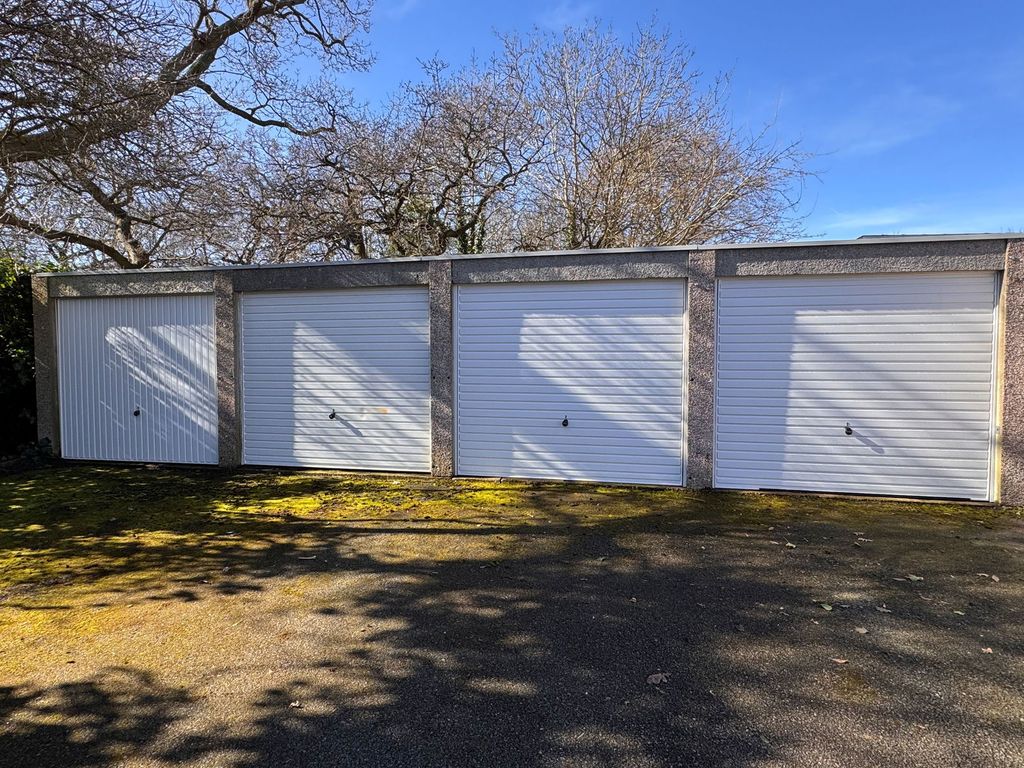 Property photo 1 of 3
