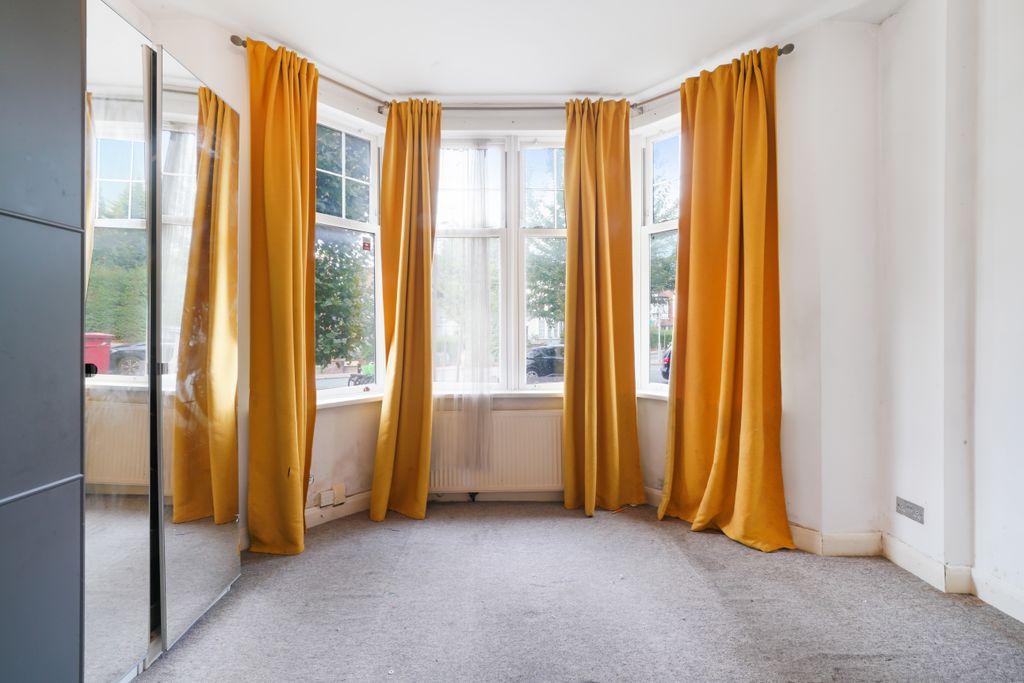 Property photo 3 of 7 1A Staverton Road - Buepcbqpluhztsggyo39