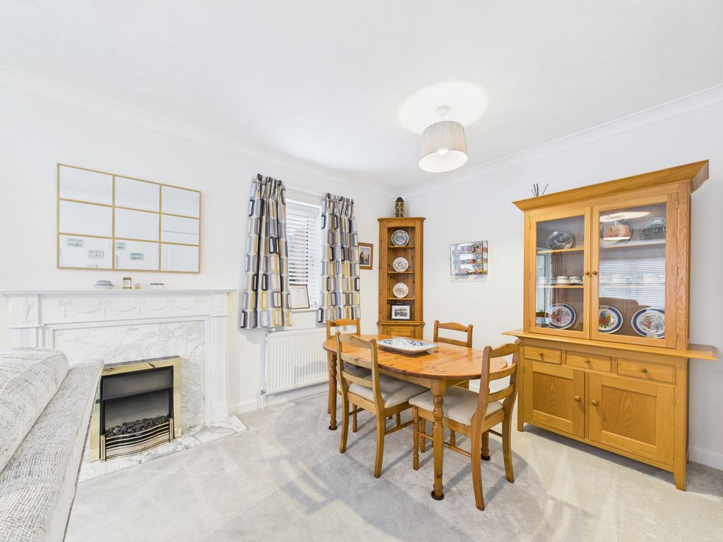 Property photo 3 of 15 Cam03519G0-Pr0405-Still019