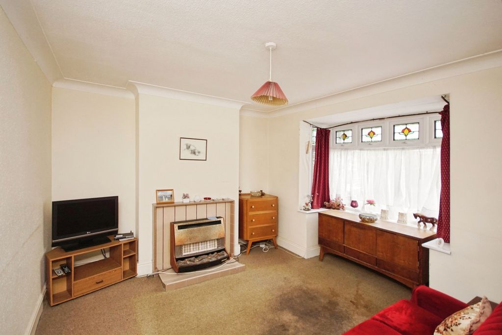 Property photo 3 of 17 Photo
