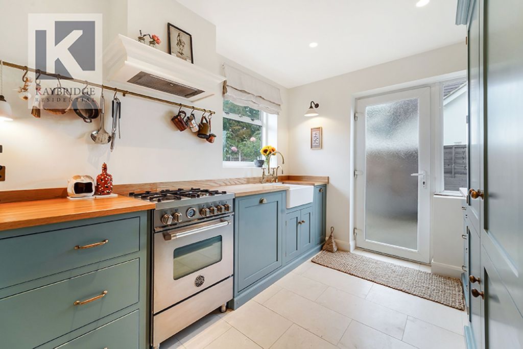 Property photo 3 of 12 Alsom Avenue, Worcester Park - Kt4 7Eg