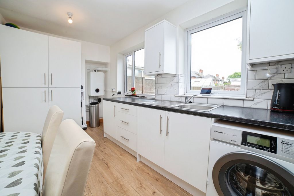 Property photo 3 of 18 Pbox-Img.Jpg