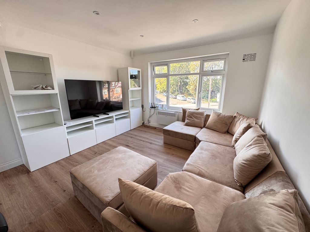 Property photo 2 of 6 Img_9949