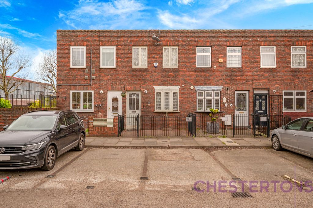 Property photo 2 of 3