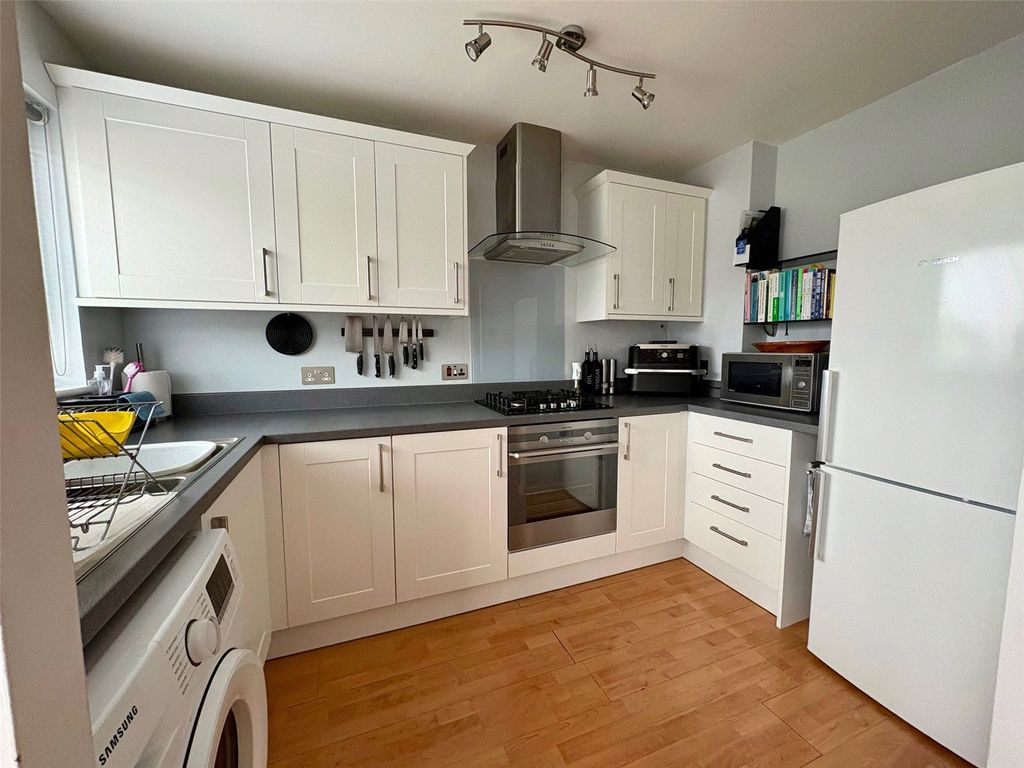 Property photo 2 of 14 Picture No. 10